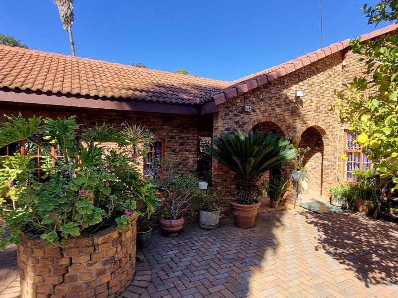 Charming 21 ha Farm in Yzervarkfontein - A Farmers Dream Come True - Photo 2