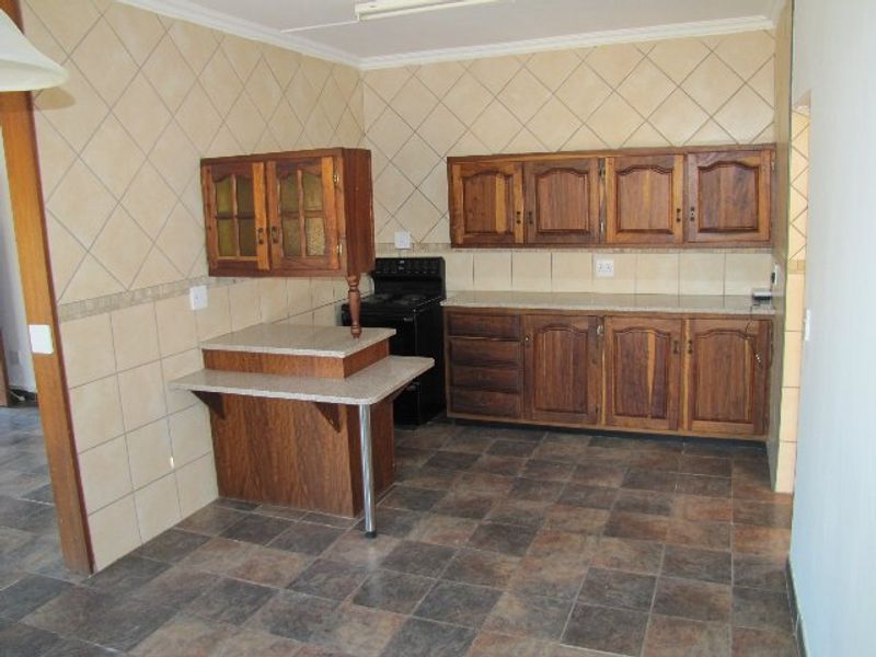 House to Rent in Silverton, Pretoria - Photo 4