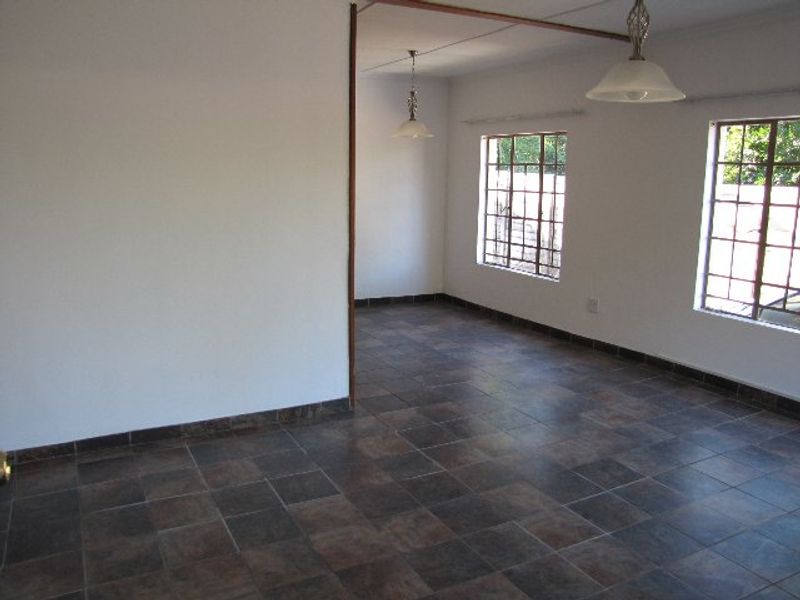 House to Rent in Silverton, Pretoria - Photo 2