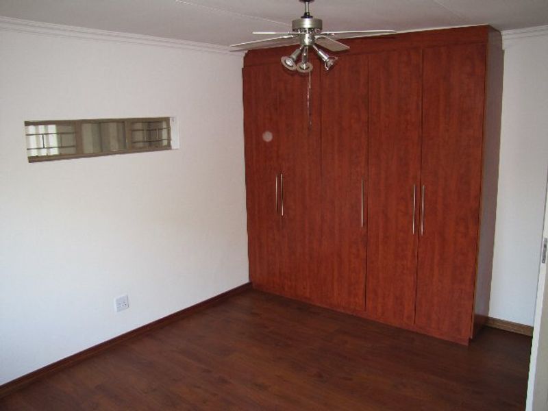 House to Rent in Silverton, Pretoria - Photo 7