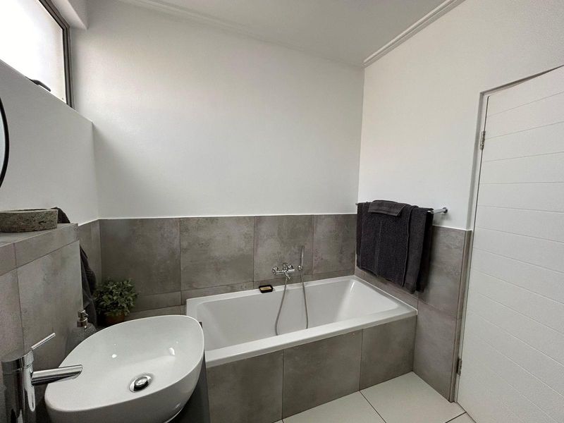 Apartment For Sale in Bedfordview - Photo 9