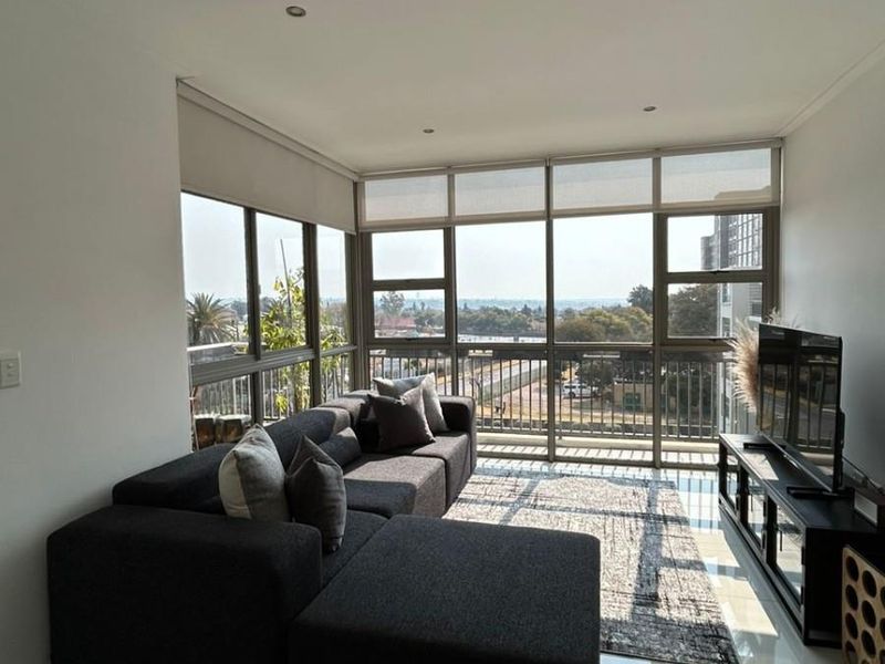 Apartment For Sale in Bedfordview - Photo 3