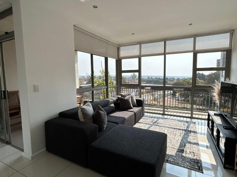 Apartment For Sale in Bedfordview - Photo 2