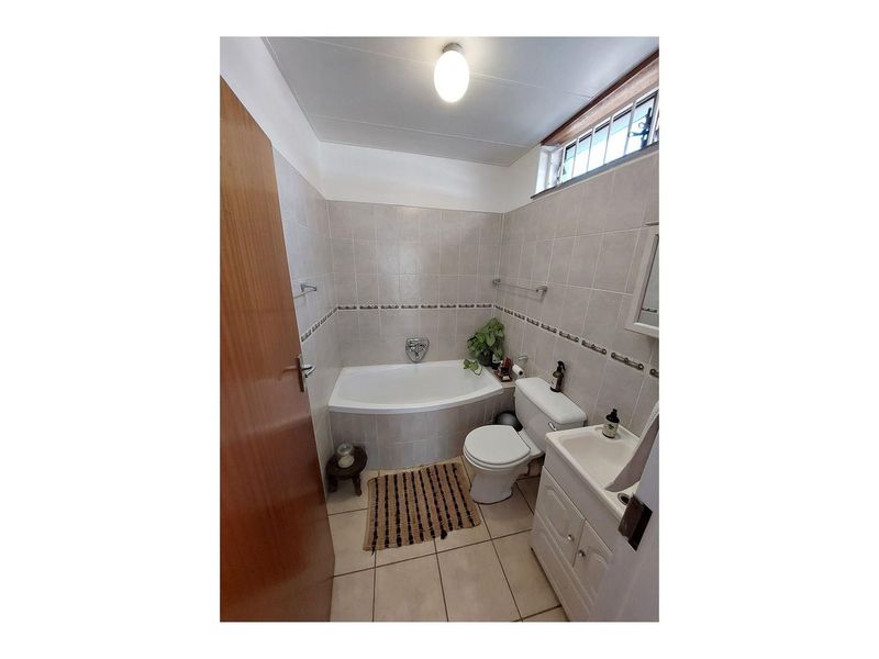 Townhouse To Rent in Lynnwood, Pretoria - Photo 7