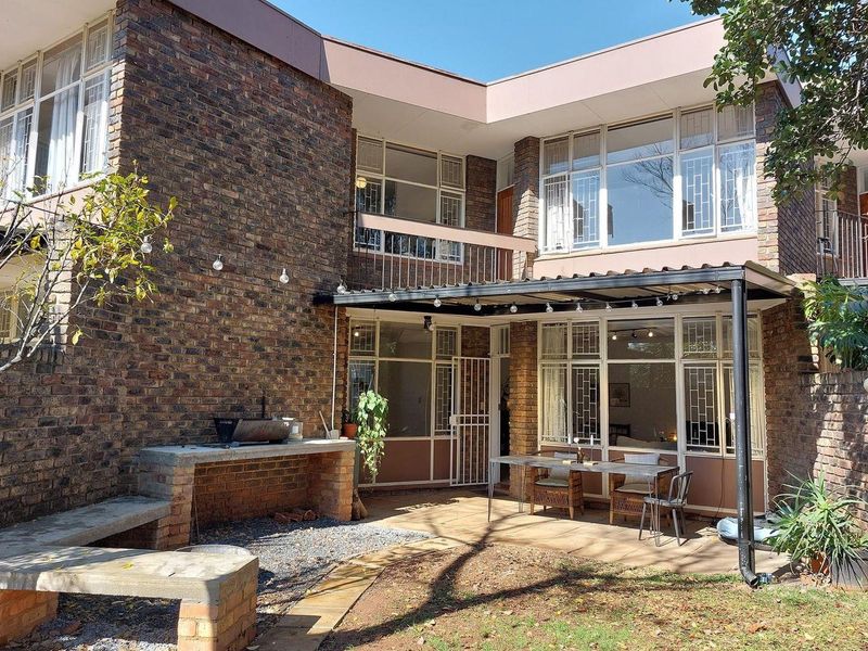 Townhouse To Rent in Lynnwood, Pretoria - Photo 3
