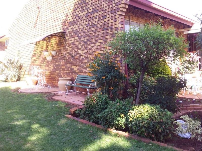 Townhouse for sale in Amandasig, Akasia - Photo 7