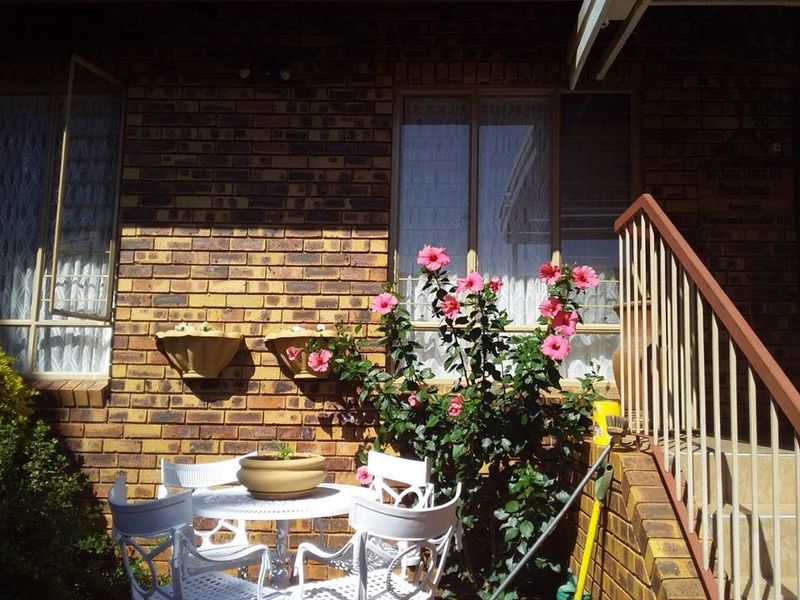 Townhouse for sale in Amandasig, Akasia - Photo 5