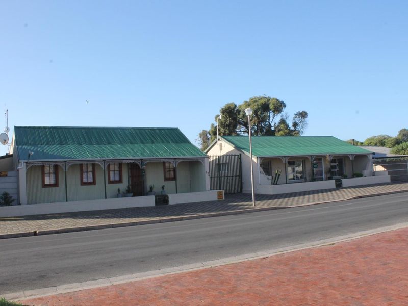 House for sale in Middedorp, Langebaan - Photo 2