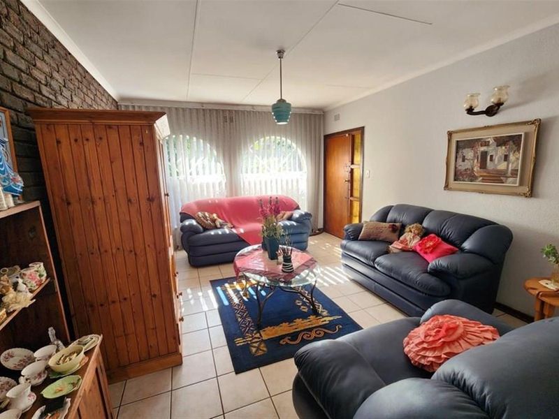 Charming Family Home with Flatlet Potential in Sunair Park - Photo 9