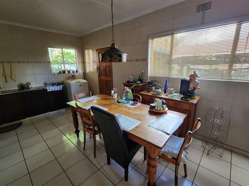 Charming Family Home with Flatlet Potential in Sunair Park - Photo 6