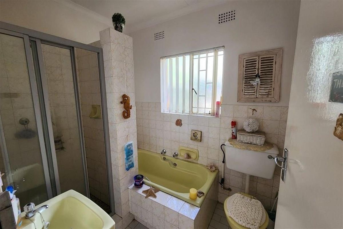 Charming Family Home with Flatlet Potential in Sunair Park - Photo 5