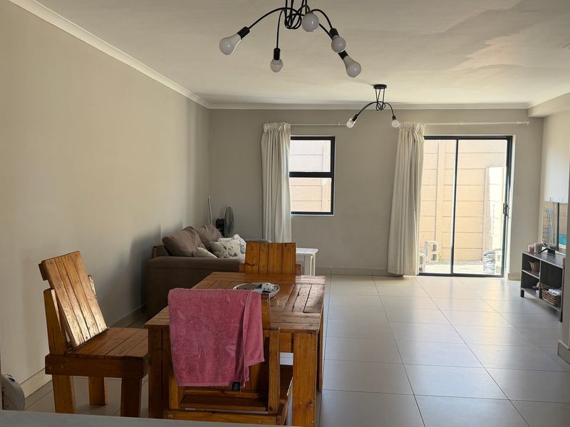 3 Bedroom Apartment in Brantwood - Photo 5