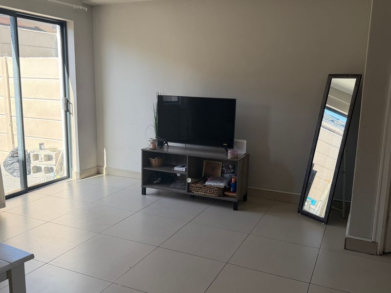 3 Bedroom Apartment in Brantwood - Photo 3