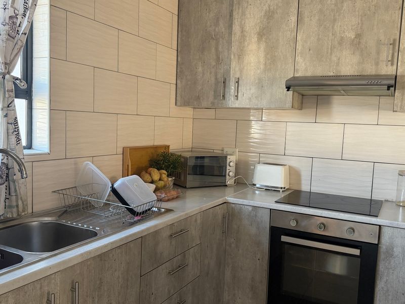 3 Bedroom Apartment in Brantwood - Photo 4