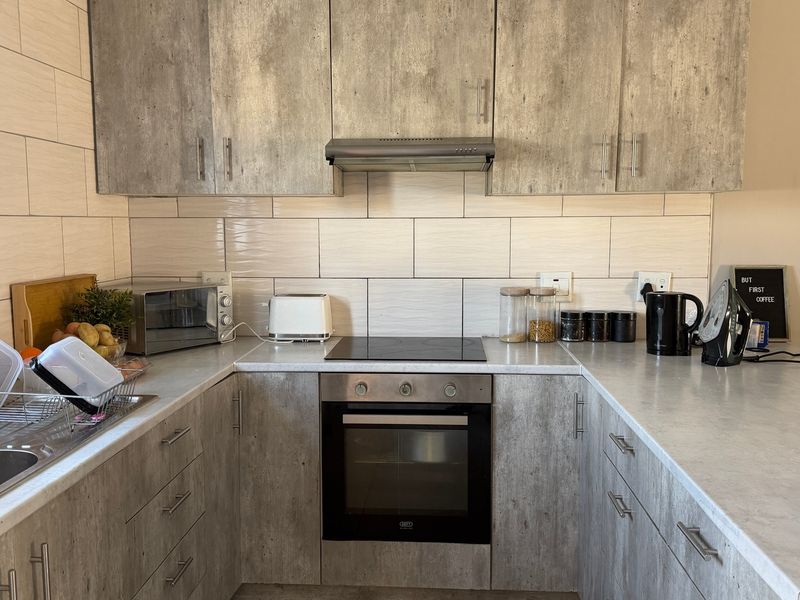 3 Bedroom Apartment in Brantwood - Photo 8