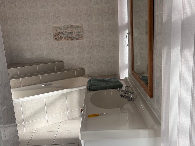 2 Bedroom House in Clovelly - Photo 7