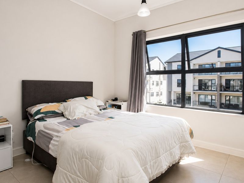 1 Bedroom Apartment in The Huntsman - Photo 2