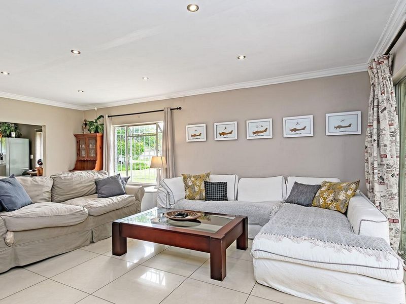 Spacious 4 bedroom house with relaxing country vibe - Photo 8