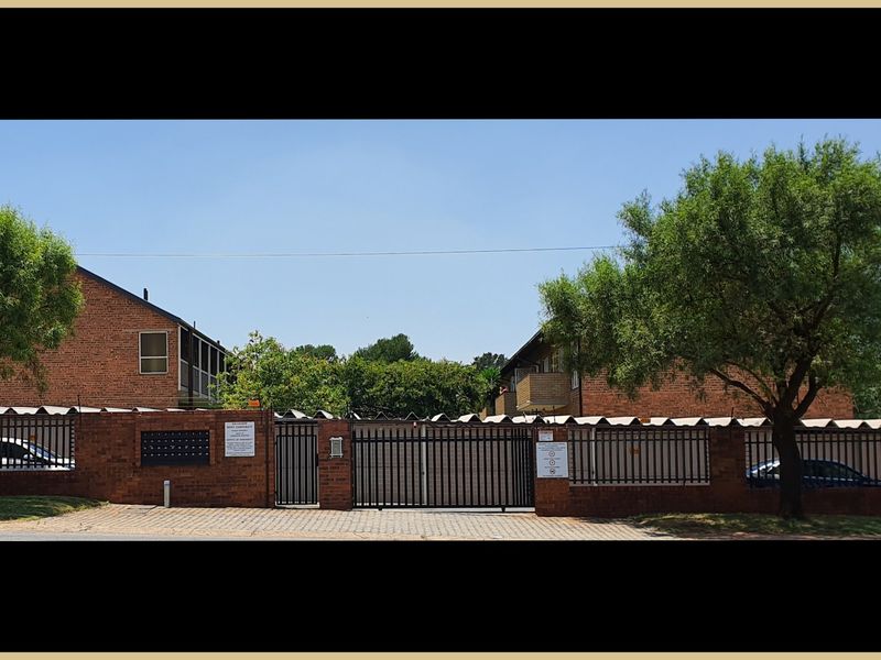 2 Bedroom Flat - To Rent - Horizon View, Roodepoort  - Photo 8