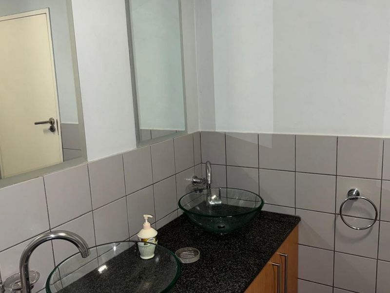 Fully Furnished 2-Bedroom Apartment in Riviera Complex - Photo 5