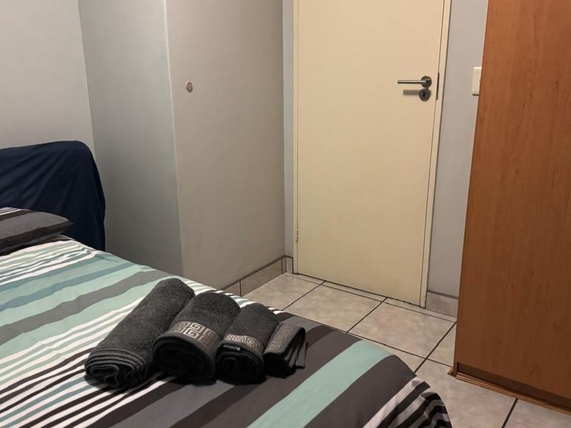 Fully Furnished 2-Bedroom Apartment in Riviera Complex - Photo 4