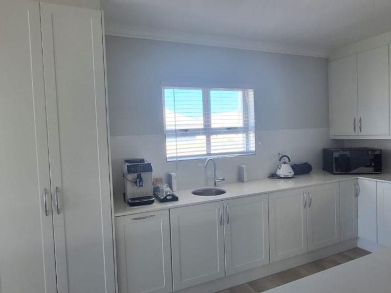 Spacious 4-Bedroom House  in Northridge Coastal Estate - Photo 5