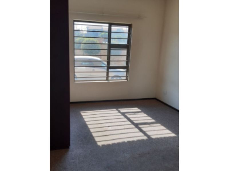 Beautiful 2-Bedroom And 2-Bath Ground Floor Apartment In Northwold - Photo 8