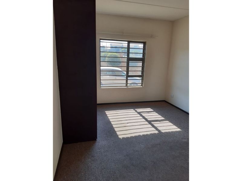 Beautiful 2-Bedroom And 2-Bath Ground Floor Apartment In Northwold - Photo 7