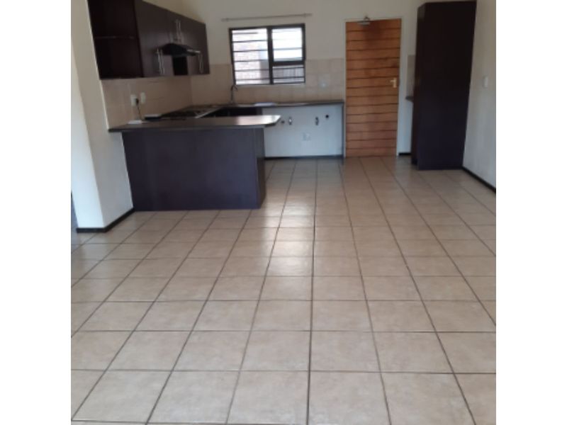 Beautiful 2-Bedroom And 2-Bath Ground Floor Apartment In Northwold - Photo 2