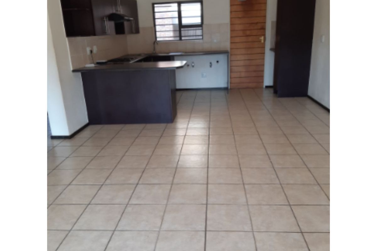 Beautiful 2-Bedroom And 2-Bath Ground Floor Apartment In Northwold - Photo 2