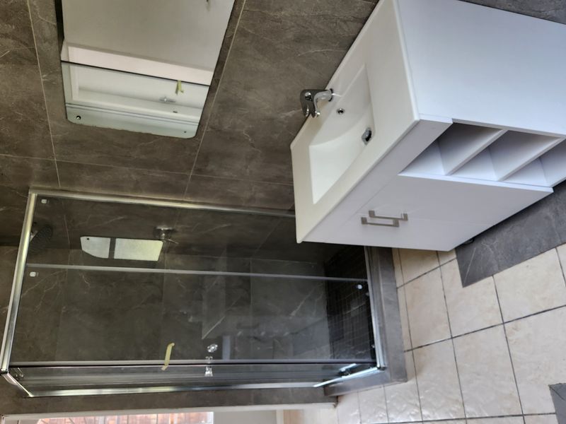 Secure 1-Bed And 1-Bath, Furnished Kitchen Cottage In Norkem Park Ext 3 - Photo 5