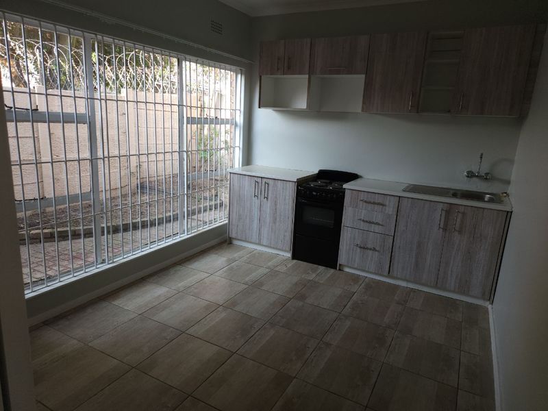 Secure 1-Bed And 1-Bath, Furnished Kitchen Cottage In Norkem Park Ext 3 - Photo 2