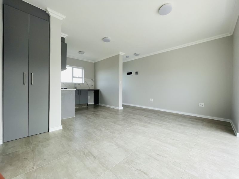 Secure 2-bedroom And 1-bathroom Apartment In Whitehall Way, Milnerton Rural - Photo 6