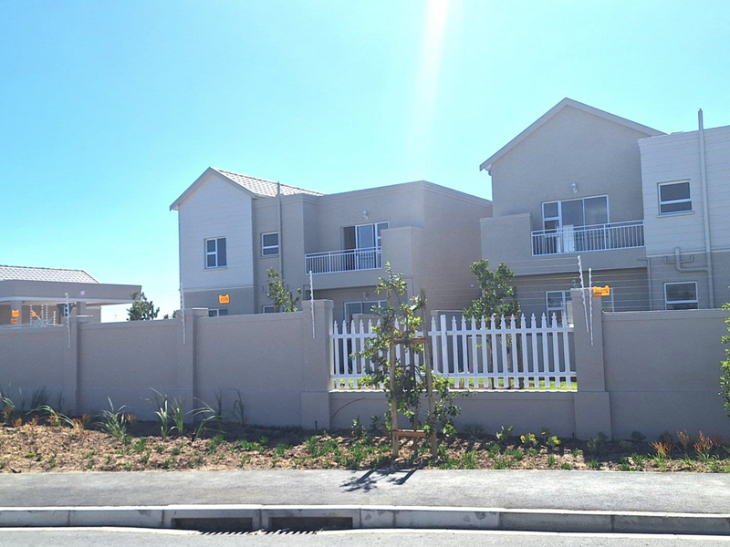 Secure 2-bedroom And 1-bathroom Apartment In Whitehall Way, Milnerton Rural - Photo 1