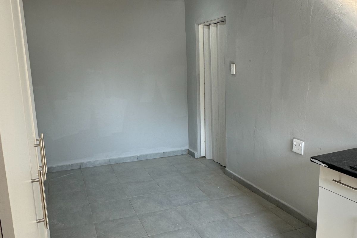 Secure Cottage And 1-bathroom Apartment In Turffontein - Photo 5
