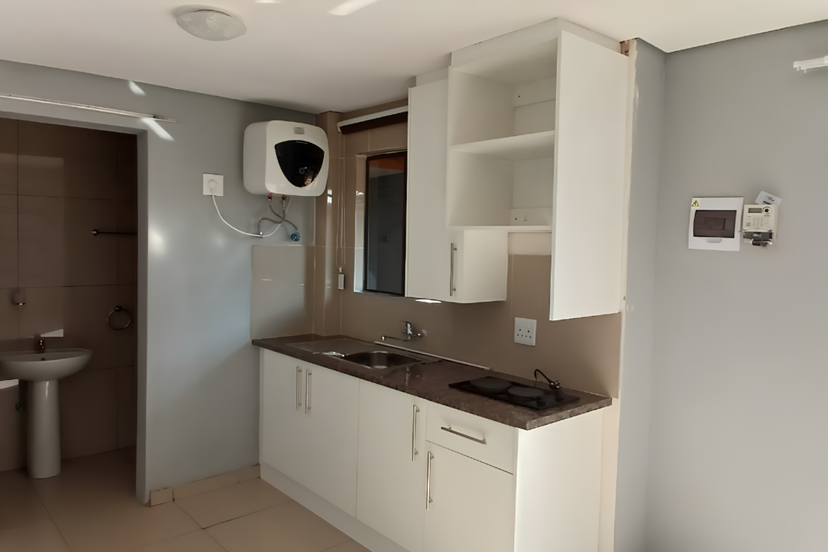 Secure Cottage In Hamelberg Street - Photo 2