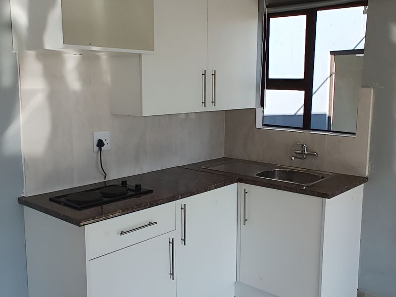 Secure Cottage In Hamelberg Street - Photo 5