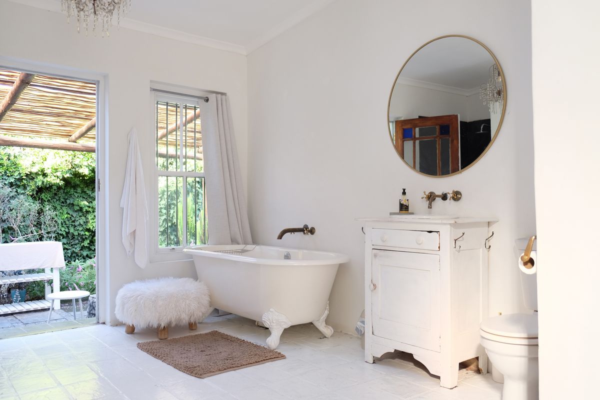 Charming Heritage Home In Wynberg Upper - Photo 2