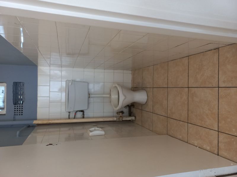 Secure 1-Bedroom Flat In Primrose Terrace, Berea - Photo 10