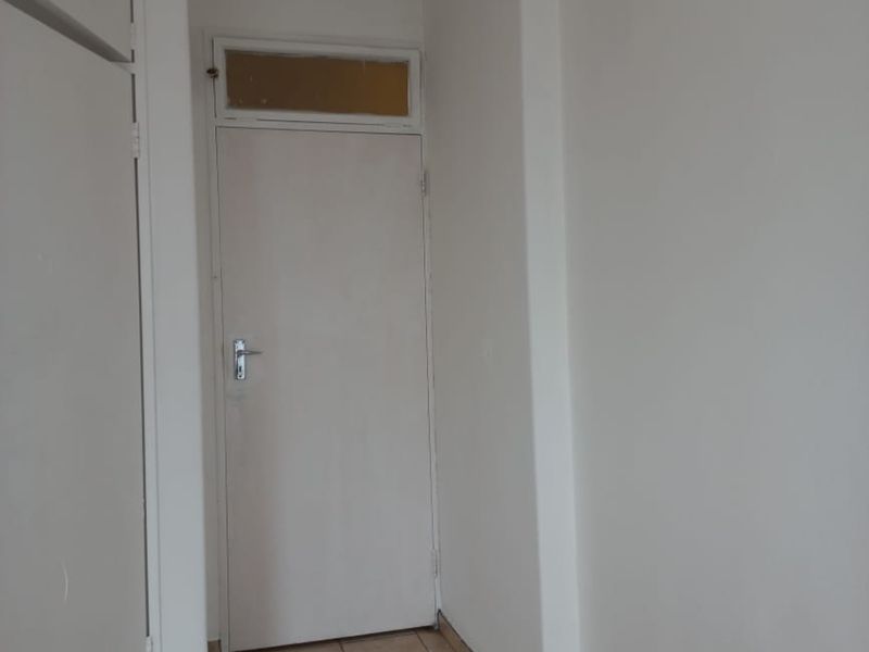 Secure 1-Bedroom Flat In Primrose Terrace, Berea - Photo 5