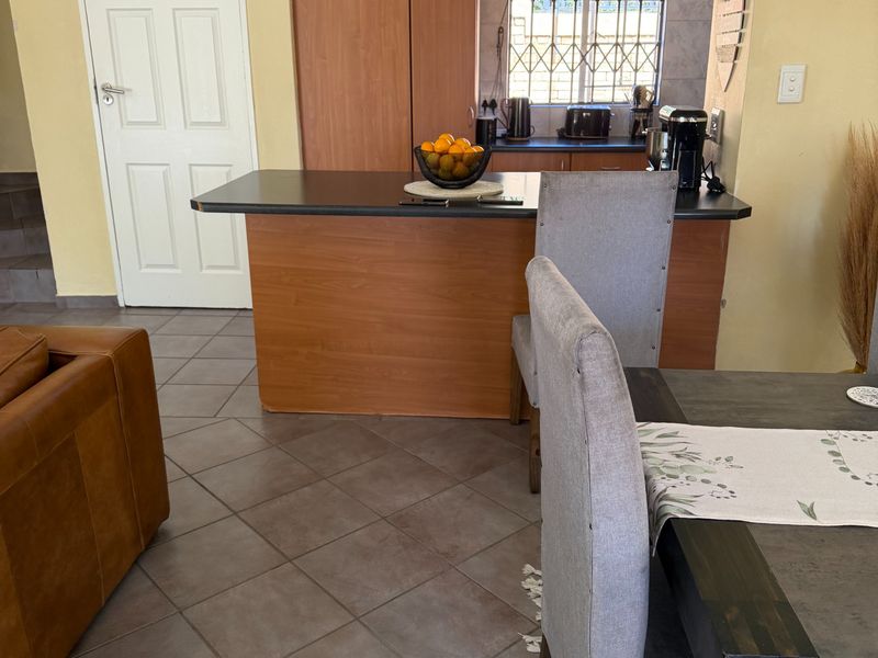 Secure 3-bedroom And 2-bathroom Duplex In Flora Haase Road, Amorosa - Photo 6