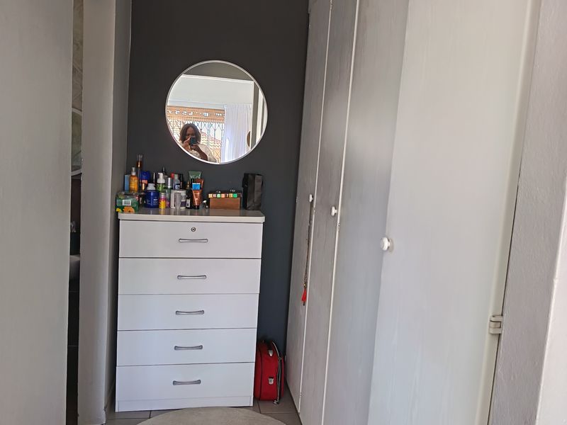 Secure 3-bedroom And 2-bathroom Duplex In Flora Haase Road, Amorosa - Photo 10