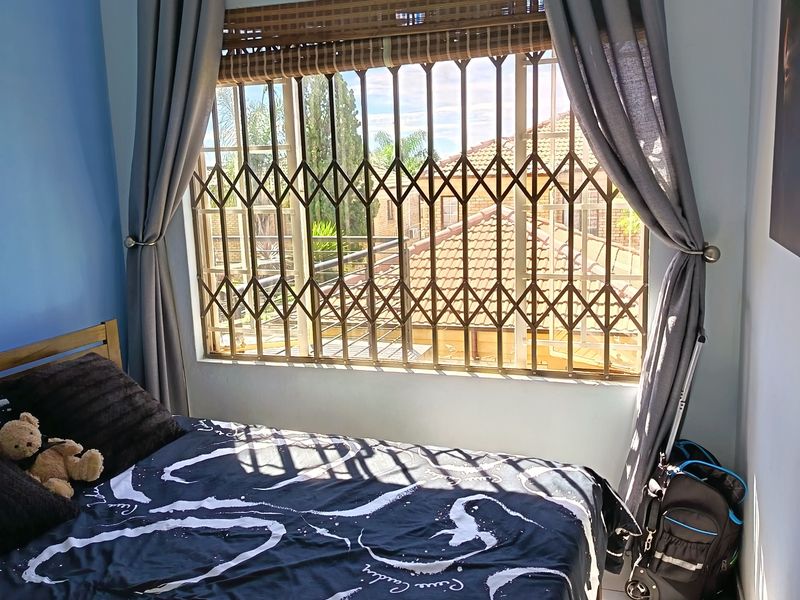 Secure 3-bedroom And 2-bathroom Duplex In Flora Haase Road, Amorosa - Photo 7