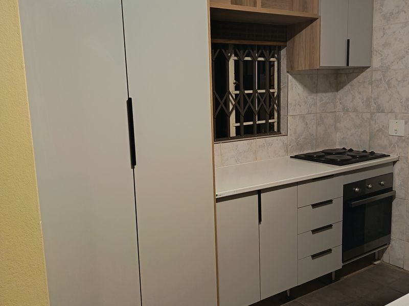 Secure 3-bedroom And 2-bathroom Duplex In Flora Haase Road, Amorosa - Photo 9