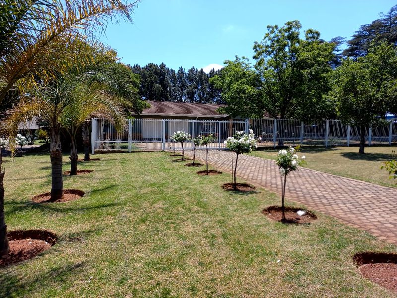 Beautiful, Spacious 4 Bed 2,5 Bath Home With Big Garden. - Photo 2