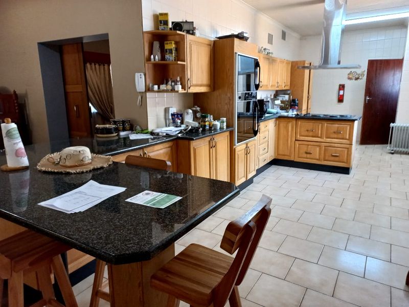 Beautiful, Spacious 4 Bed 2,5 Bath Home With Big Garden. - Photo 3