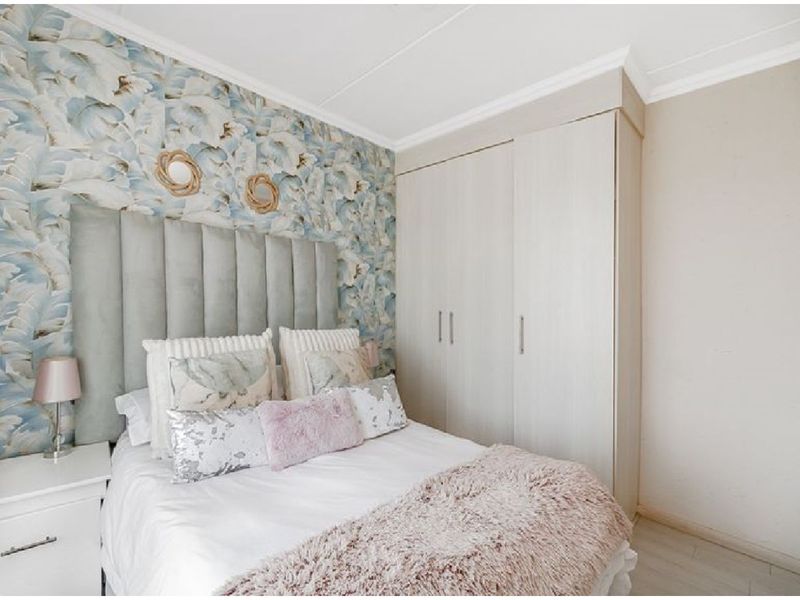 Resort-style Living. 2-bedroom, 2-bath Gem - Photo 10