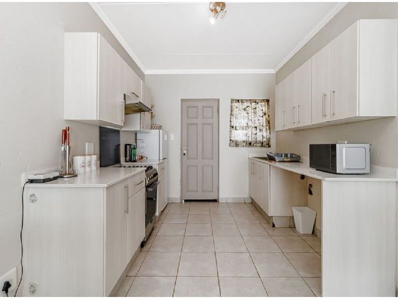 Resort-style Living. 2-bedroom, 2-bath Gem - Photo 2