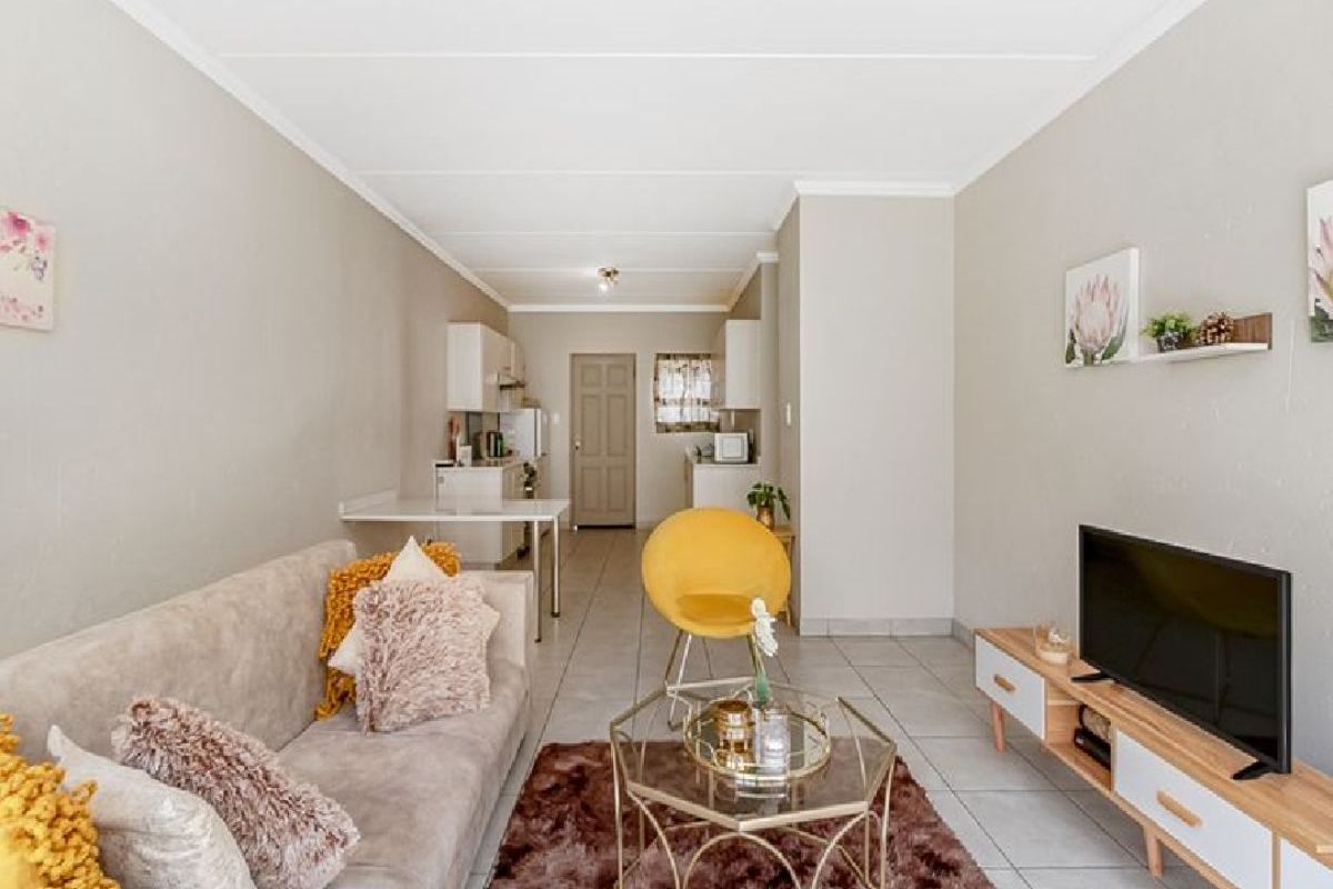 Resort-style Living. 2-bedroom, 2-bath Gem - Photo 5