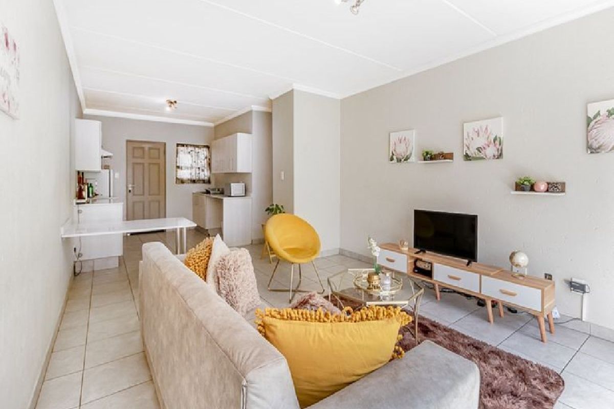 Resort-style Living. 2-bedroom, 2-bath Gem - Photo 3